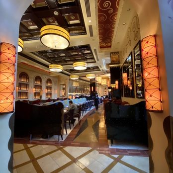 Grand Lux Cafe - Inside with a few patrons - American Near Me - Paramus, New Jersey Grand Lux Cafe - Inside with a few patrons - American Near Me - Paramus, New Jersey