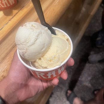 Salt & Straw - Split scoop, caramel apple. Apple custard tart. - Desserts Near Me - San Jose, California Salt & Straw - Split scoop, caramel apple. Apple custard tart. - Desserts Near Me - San Jose, California