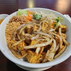 Lyli Viet Thai Cuisine - Lemongrass tofu vermicelli bowl