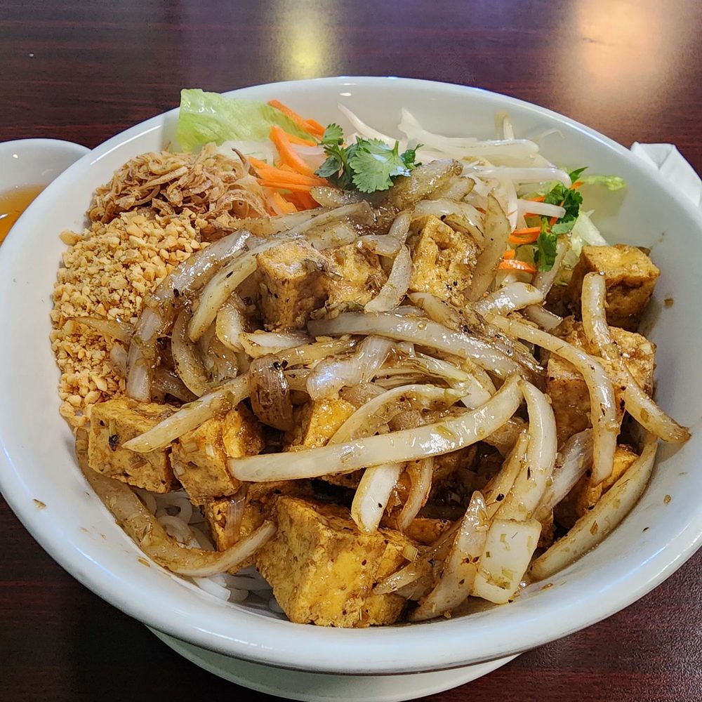Lyli Viet Thai Cuisine Logo