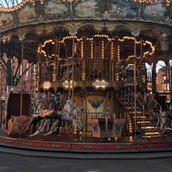 Le Carrousel - Carousel