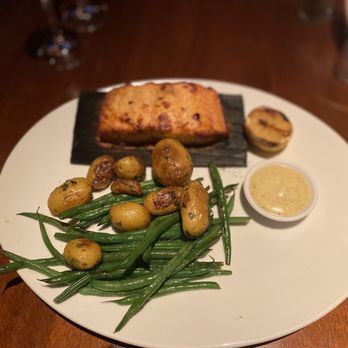 Seasons 52 - Cedar - Plank Roasted Salmon - New American Near Me - Burlington, Massachusetts