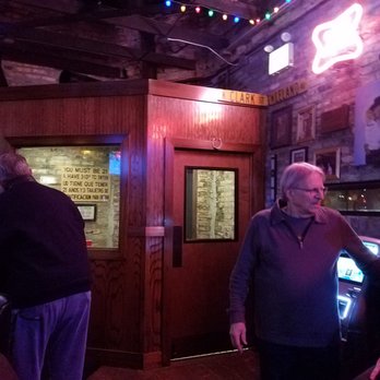 Carol's Pub - Dive Bars Near Me - Chicago, Illinois