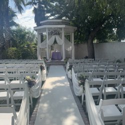 Diana's Flowers - Wedding ceremony