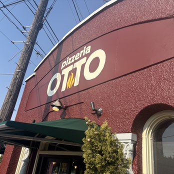 Pizzeria Otto - Main street sign and entry - Pizza Near Me - Portland, Oregon Pizzeria Otto - Main street sign and entry - Pizza Near Me - Portland, Oregon