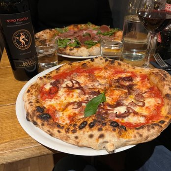 MiTo - Our pizze & the wine - Italian Near Me - Levallois-Perret, 92