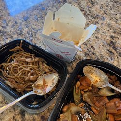 China & Hibachi - Chicken lo mein Kung pao chicken Fried rice