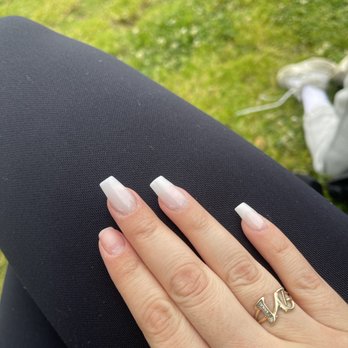 Ivy Nails - Broken nail - Nail Salons Near Me - Paramount, California