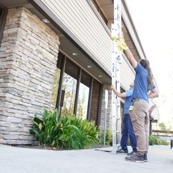Sparkclean Window Washing - We specialize in commercial window cleaning, pressure washing and solar panel cleaning.