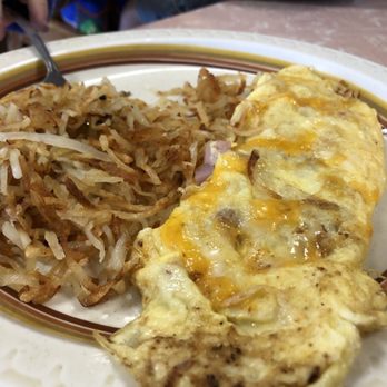 Kelcy's Restaurant - Ham and cheese omelette - American Near Me - Tehachapi, California