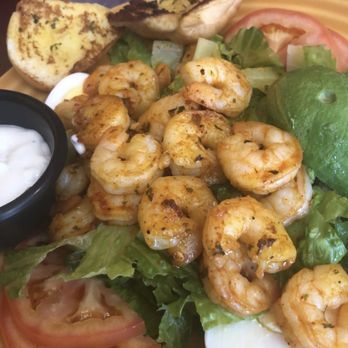 Momo's Cafe - Shrimp salad for a Queen - American Near Me - Vallejo, California Momo's Cafe - Shrimp salad for a Queen - American Near Me - Vallejo, California