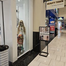 Exterior photo of Beauty Town - Los Angeles, California Exterior photo of Beauty Town - Los Angeles, California