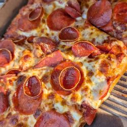 Round Table Pizza - I've had better!