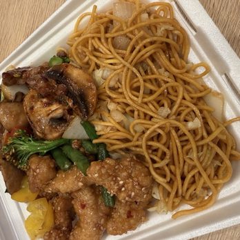 Panda Express - Orange Chicken, steak with vegetables and noodles - Chinese Near Me - Orlando, Florida Panda Express - Orange Chicken, steak with vegetables and noodles - Chinese Near Me - Orlando, Florida