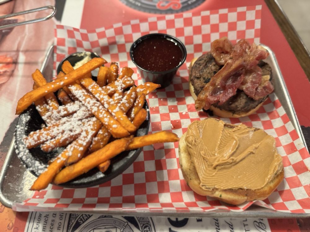 Food from Sanford's Grub & Pub