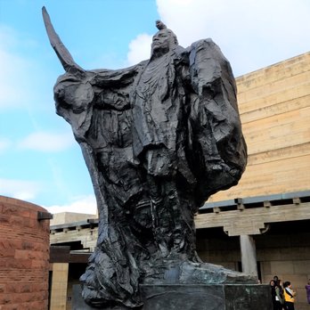 The Greeting - The Greeting at the entrance to Eiteljorg - Public Art Near Me - Indianapolis, Indiana