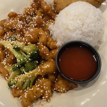 Twin Dragon - Sesame Chicken - Chinese Near Me - Mitchell, South Dakota