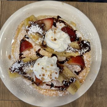 Aloha Kitchen - Strawberry Banana Soufflé Pancake - Breakfast & Brunch Near Me - Honolulu, Hawaii