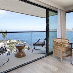 La Jolla Cove Suites