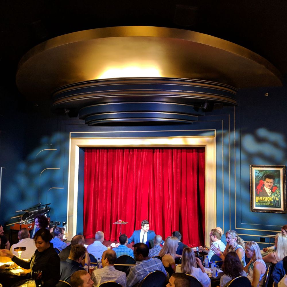Chicago Magic Lounge - CML: 1-hr CLOSE-UP Magic - Magicians Near Me - Chicago, Illinois