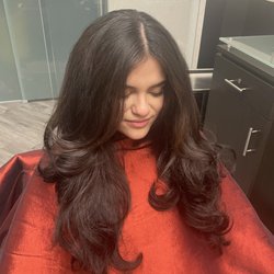 K Beauty - Types of Blowouts:
*Classic Blowout 
*Voluminous Blowout 
*Beachy Blowout 
*Smooth & Straight 
*Curly Blowout