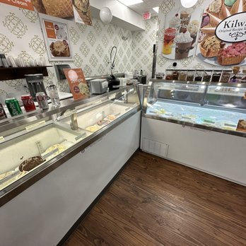 Kilwins Ice Cream - Chocolate - Fudge - Ice cream section - Ice Cream & Frozen Yogurt Near Me - Waynesville, North Carolina