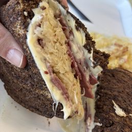 Reuben Sandwich Reuben Sandwich