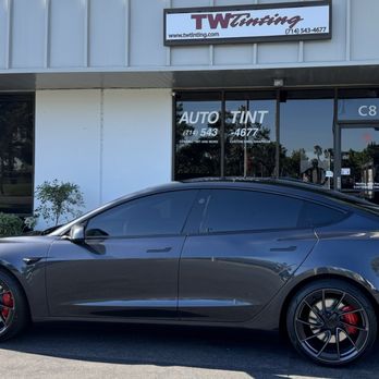 TW Tinting - 55% Windshield, 20% everywhere else - non-ceramic tint. Same tint as my last 2 model 3's and never had any issues. - Auto Glass Services Near Me - Santa Ana, California TW Tinting - 55% Windshield, 20% everywhere else - non-ceramic tint. Same tint as my last 2 model 3's and never had any issues. - Auto Glass Services Near Me - Santa Ana, California