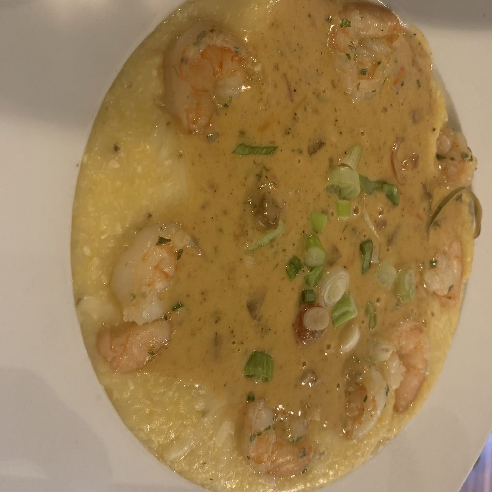 B Matthews Eatery - Shrimp and Grits - New American Near Me - Savannah, Georgia B Matthews Eatery - Shrimp and Grits - New American Near Me - Savannah, Georgia