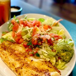 Mariscos Las Islitas - Grilled fish is delicious.... here asked fir extra salad. Being good today.