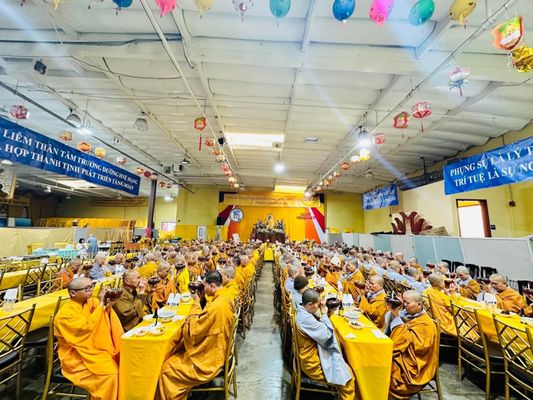Chua Dieu Ngu Buddhist Temple by null