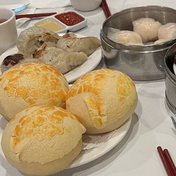 Golden Dragon Restaurant - Baked ni wong bao for the win! - Dim Sum Near Me - Los Angeles, California Golden Dragon Restaurant - Baked ni wong bao for the win! - Dim Sum Near Me - Los Angeles, California