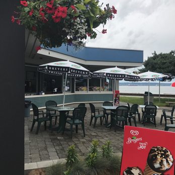 Ambleside Park - Concession stand - Beaches Near Me - West Vancouver, British Columbia