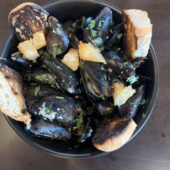 Amador Cuban Restaurant - Mussels - Cuban Near Me - Newport, Kentucky