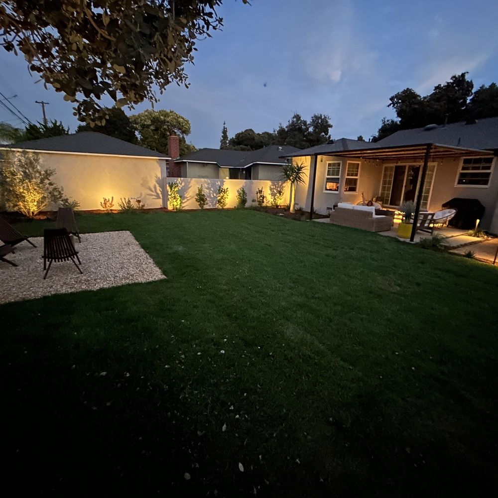 Pinewood Design - a backyard at night - Landscaping Near Me - Long Beach, California Pinewood Design - a backyard at night - Landscaping Near Me - Long Beach, California
