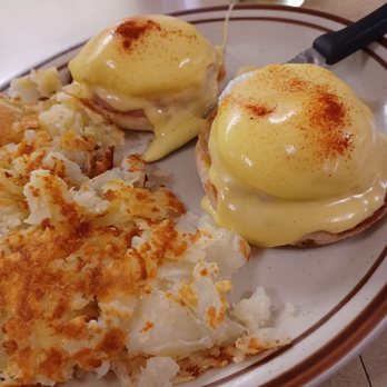Mac's Restaurant - Eggs benedict - Diners Near Me - Park Ridge, Illinois