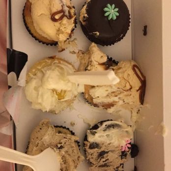 Georgetown Cupcake - what we received. - Cupcakes Near Me - Washington, DC, District of Columbia