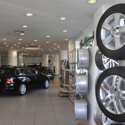 Sesto Autoveicoli - Interno dello showroom VW di Sesto Autoveicoli