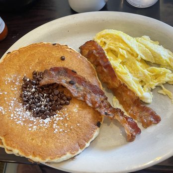 Colonial Pancake House - 2-2-2 breakfast plate $10 (chocolate chip pancakes cost extra so add $2). - Breakfast & Brunch Near Me - Williamsburg, Virginia Colonial Pancake House - 2-2-2 breakfast plate $10 (chocolate chip pancakes cost extra so add $2). - Breakfast & Brunch Near Me - Williamsburg, Virginia
