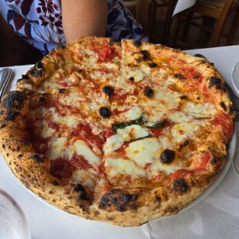 Da Costantino - Margherita pizza with great chew and flavorful sauce. - Italian Near Me - Positano, SA Da Costantino - Margherita pizza with great chew and flavorful sauce. - Italian Near Me - Positano, SA