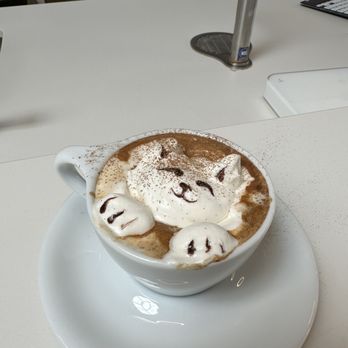 Un Caffe - Hot Einspanner. saw this cat art on their IG and asked the barista to do the same for me! she was so talented and kind - Coffee & Tea Near Me - Houston, Texas Un Caffe - Hot Einspanner. saw this cat art on their IG and asked the barista to do the same for me! she was so talented and kind - Coffee & Tea Near Me - Houston, Texas