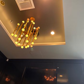 Bottle & Barlow - Pretty - Barbers Near Me - Sacramento, California Bottle & Barlow - Pretty - Barbers Near Me - Sacramento, California