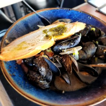 Hooked - Mussels with tomato,  leeks, shallots,  garlic, and wine broth - Seafood Near Me - Ocean City, Maryland
