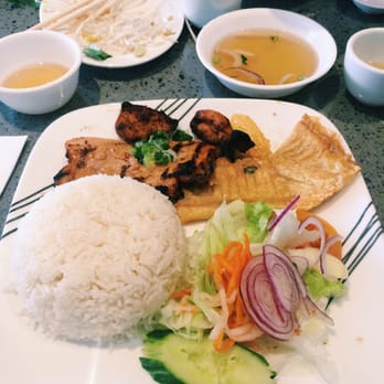 Pho Viet Xpress - Rice dish with grilled pork, stuffed bean curd and chicken broth - Vietnamese Near Me - Vaughan, Ontario