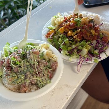 Hanalei Poke - Bomb wasabi aioli small plate Kealia large plate - Food Trucks Near Me - Hanalei, Hawaii