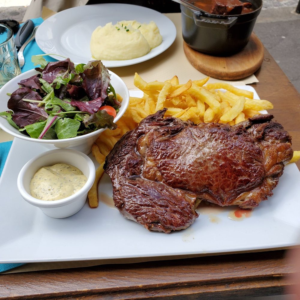 La Cave Gourmande - Rib Steak frites et beef bourguignon - Bistros Near Me - Paris, 75