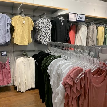 Gap Factory - Men's Clothing Near Me - Elizabeth, New Jersey