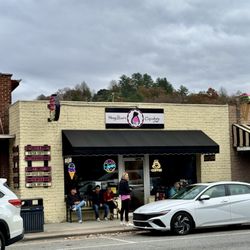 Honey Bear's Bakery