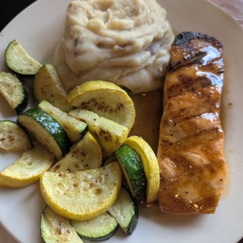 BridgeSide Grille - Grilled Salmon - American Near Me - Sunderland, Massachusetts
