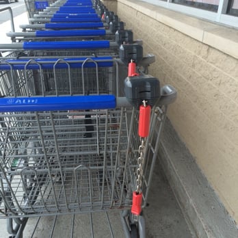 ALDI - Paying to use a shopping cart! - Grocery Near Me - Medford, Massachusetts